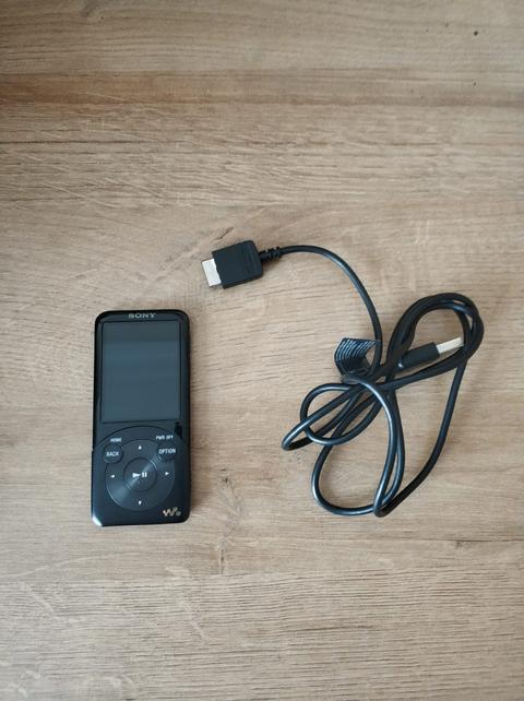 Sony Walkman NWZ-S754 Mp3player (350TL)