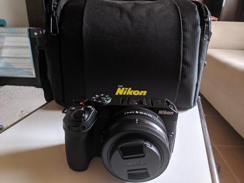 Nikon Z30 YouTuber & Vlogger Kit profesyonel fotoğraf makinası ve video kamera