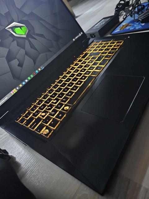 Dev Ekranlı Monster Tulpar Gaming Laptop [i7 - 10875H / 16GB / 512GBSSD / RTX3060 6GB / 17.3" 144HZ]