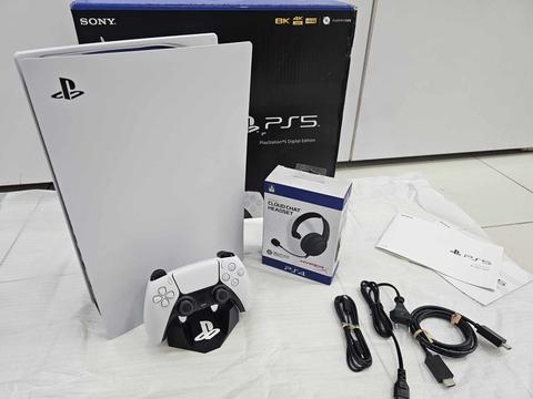 Sony Ps5 Digital + Hyperx Kulaklık