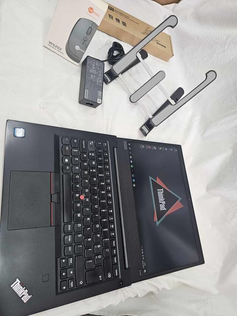 Lenovo ThinkPad E490  i5-8265U 8GB 240GB SSD W10 Pro 14" Full HD Notebook