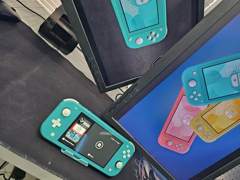 [SATILDI] Nintendo Switch Lite Oyun Konsolu