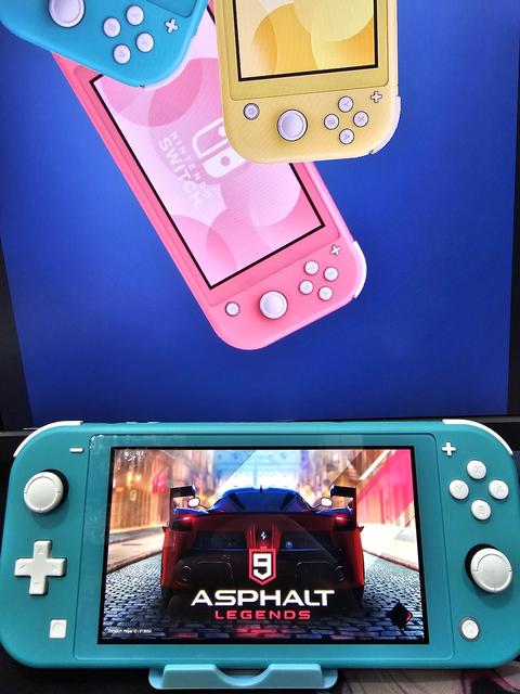 [SATILDI] Nintendo Switch Lite Oyun Konsolu