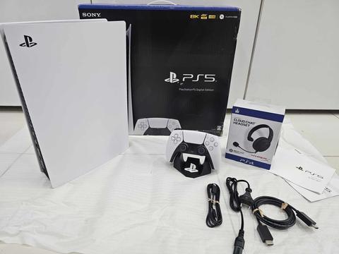 Sony Ps5 Digital + Hyperx Kulaklık