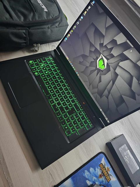 Dev Ekranlı Monster Tulpar Gaming Laptop  [i7 - 10875H / 16GB / 512GBSSD / RTX3060 6GB / 17.3"]