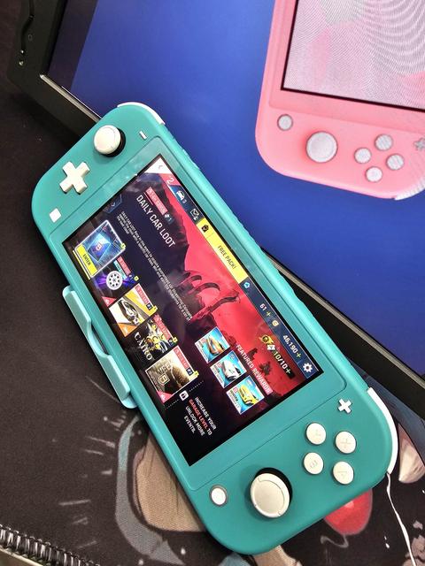 [SATILDI] Nintendo Switch Lite Oyun Konsolu