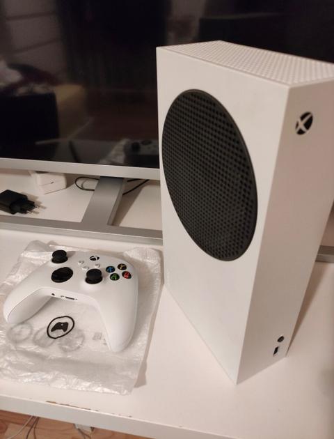 XBOX Series S 9. Nesil Joystick (Beyaz, az kullanılmış)