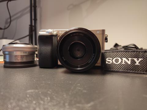 Sony A6000 18-50mm + 35mm SEL F/1.8 OSS