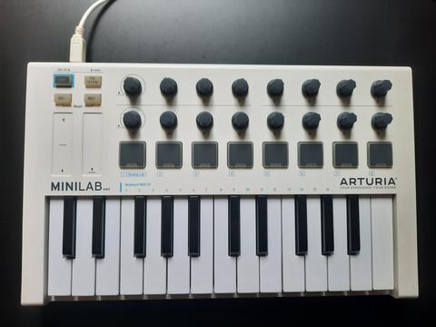 Arturia Minilab Mk2 + Cherub WTB-004 Sustain Pedalı