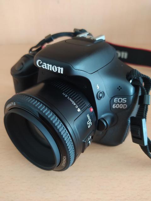 Canon Eos 600D + 50mm + 18-55m Lens ve Çanta