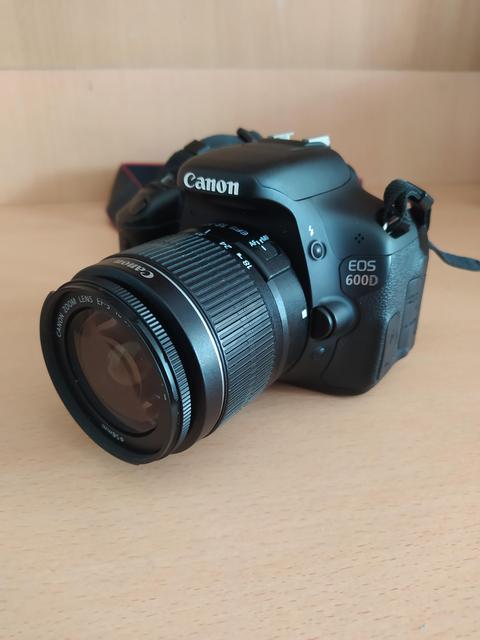 Canon Eos 600D + 50mm + 18-55m Lens ve Çanta