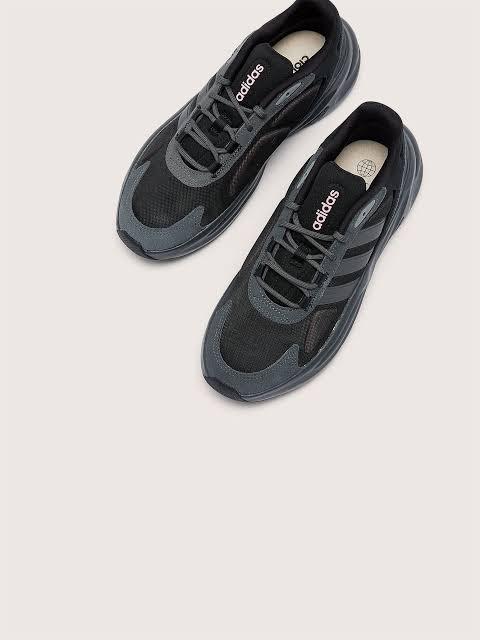 Adidas Ozelle Siyah 42 Numara Ayakkabı ( Sıfır ) ( Amazon Tr Faturalı Garantili )