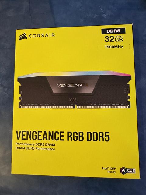 Corsair VENGEANCE RGB DDR5 RAM 32GB (2x16GB) 7200MHz CL34