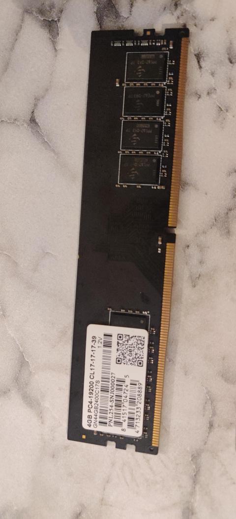 Satılık ddr4 ramler 8gb 4gb 4gb