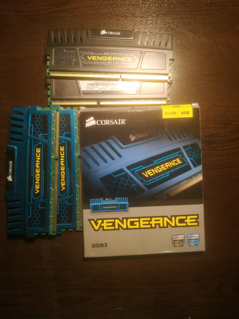 Corsair Vengeance 8 GB(4x2) 1600 mhz DDR3 Ram