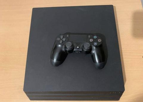 Playstation 4 Pro 1 Tb + 2 Kol + 3 oyun