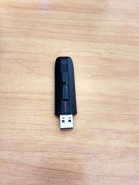 SATILDI **** Sandisk Extreme 64 gb Usb 3.0 Bellek