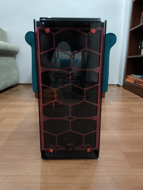 Satılık Crystal Series™ 570X RGB ATX Mid-Tower Case (indirim)