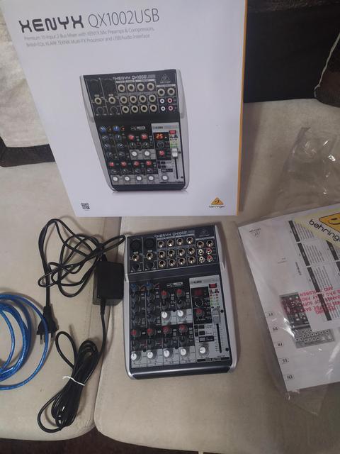 Behringer QX1002USB mixer