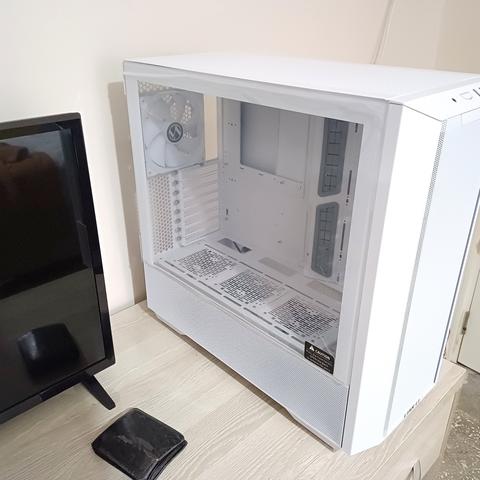 [SATILDI] LIAN LI LANCOOL III E-ATX BEYAZ KASA