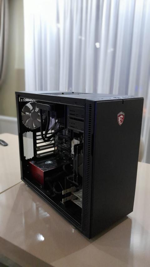 Fractal Design Define R5 Titanium Kasa