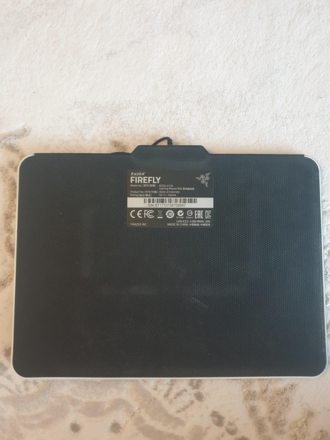 RAZER FİREFLY RBG MOUSEPAD 275 TL (SERT YÜZEY)