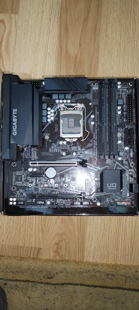 GİGABYTE Z490M UD ANAKART TEMİZ