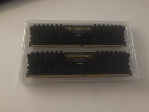 FİYAT DÜŞTÜ! Temiz, az kullanılmış Corsair Vengeance Lpx 2x8 16gb DDR4 Ram
