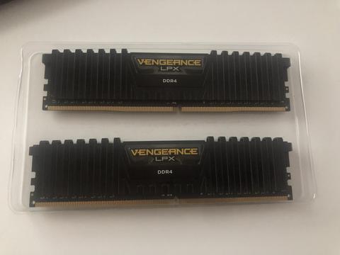 FİYAT DÜŞTÜ! Temiz, az kullanılmış Corsair Vengeance Lpx 2x8 16gb DDR4 Ram