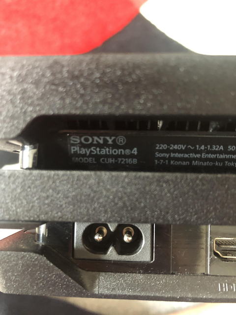 Satılık PS4 Pro 7216B Son Seri