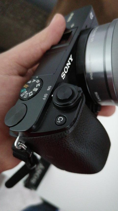 SATILDI SONY A6000 Kamera