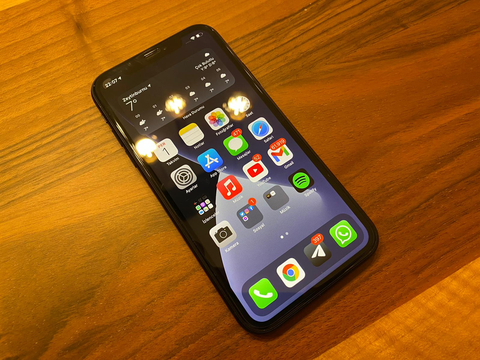 [HATASIZ] IPHONE XR 64 GB SİYAH FATURALI-KUTULU