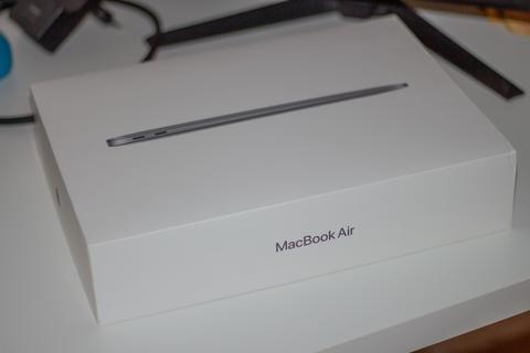 TERTEMİZ MACBOOK AIR 2020 M1 16GB RAM 256GB SSD