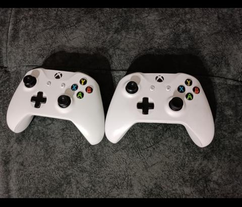 İki adet xbox gamepad controller orijinal