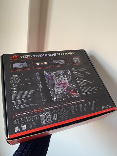 ASUS ROG MAXIMUS XI APEX Z390