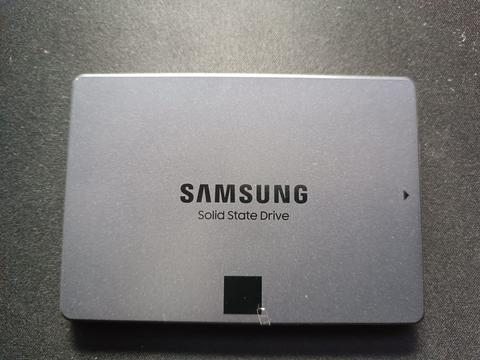 Samsung 2TB 870 QVO SATA 3.0 SSD