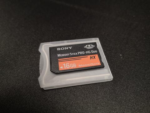 (Satılık) Sony Mshx16b 16Gb Memory Stick Pro (Psp Uyumlu)