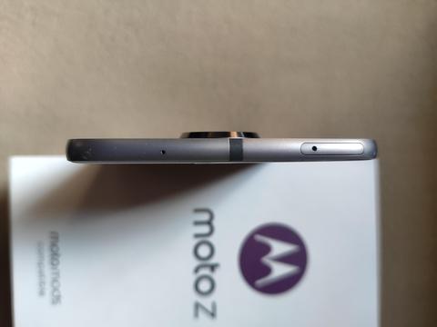 Moto Z /// Full kutu, Çok temiz ve Yeni bataryalı /// ....................Satıldı