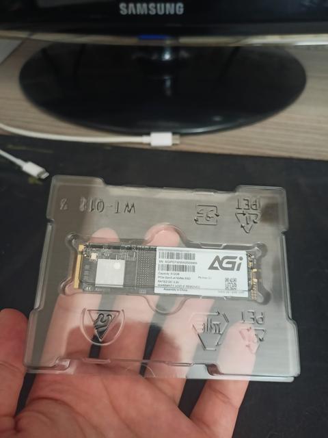 Agi 512 GB M.2 NVMe SSD 2100/1700 MB