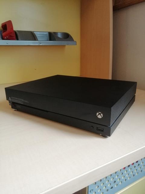 SATILIK XBOX ONE X 1 TB