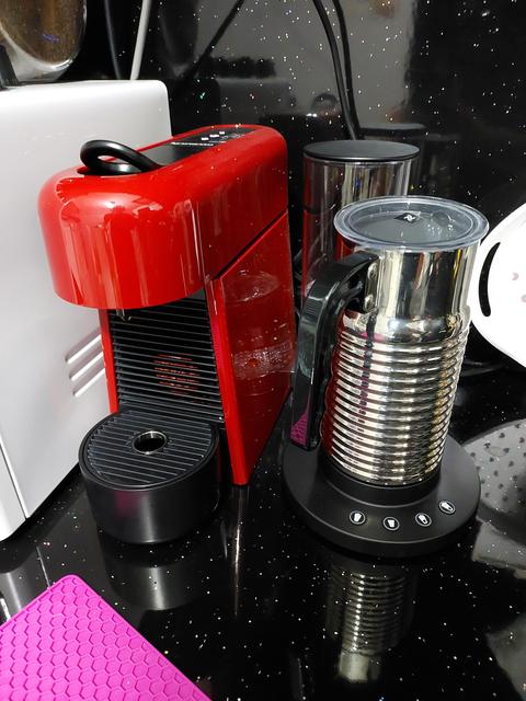 Nespresso Essenza Plus D45