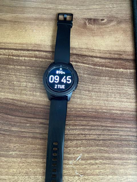 [SATILDI] Samsung Galaxy Watch 42mm (SM-R810) + (KABLOSUZ ŞARJ)