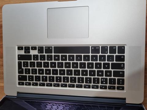 Macbook Pro 15.4'' Retina Ekran 2015 Mid Tertemiz Sorunsuz