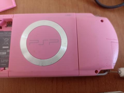 PSP 2004 & PSP 1004 P!nk Limited Edition