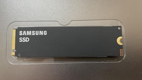 Samsung PCIe 4.0 512 GB SSD