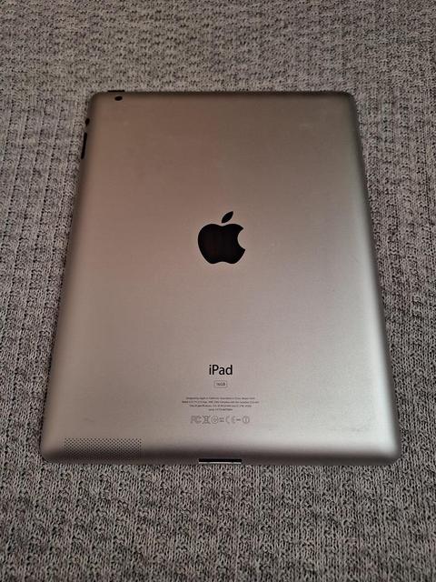 Apple iPad 2 - 16GB - 800 TL