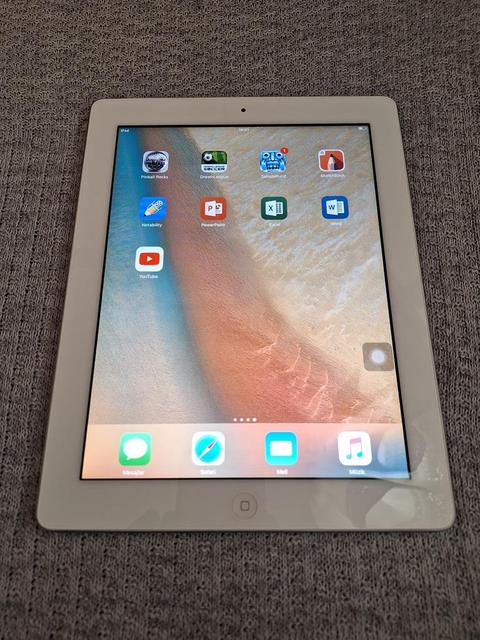 Apple iPad 2 - 16GB - 800 TL