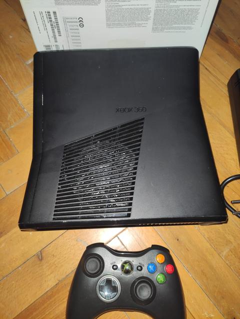 Xbox 360 S 4 GB Kutulu - 500 TL