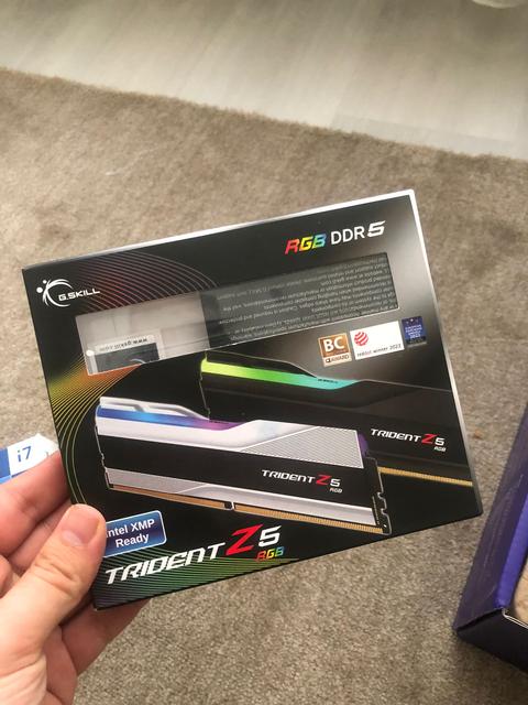 (fiyat düştü)G.Skill Trident Z5 RGB 32 GB (2x16) 7200Mhz DDR5 CL34 Ram