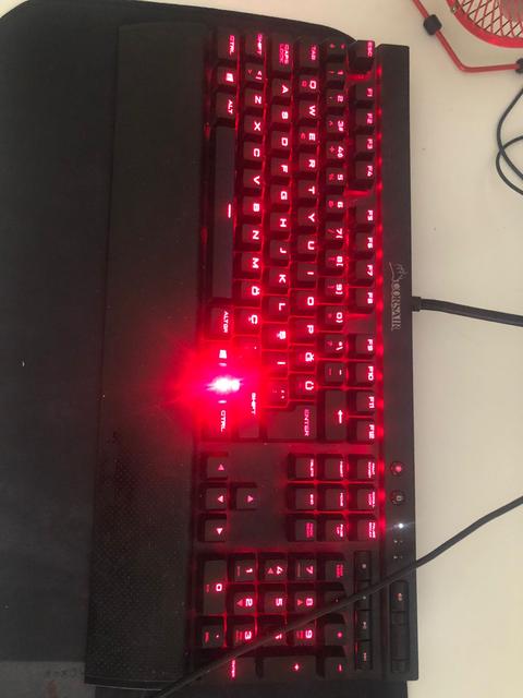 (fiyat düştü)Corsair Gaming K70 LUX Cherry MX Red